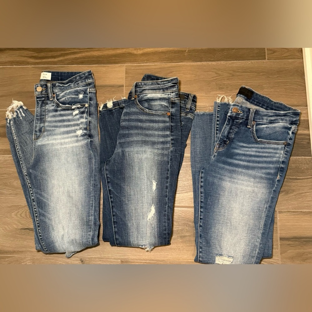 LOT OF 3 BUCKLE SKINNY  JEANS (28)